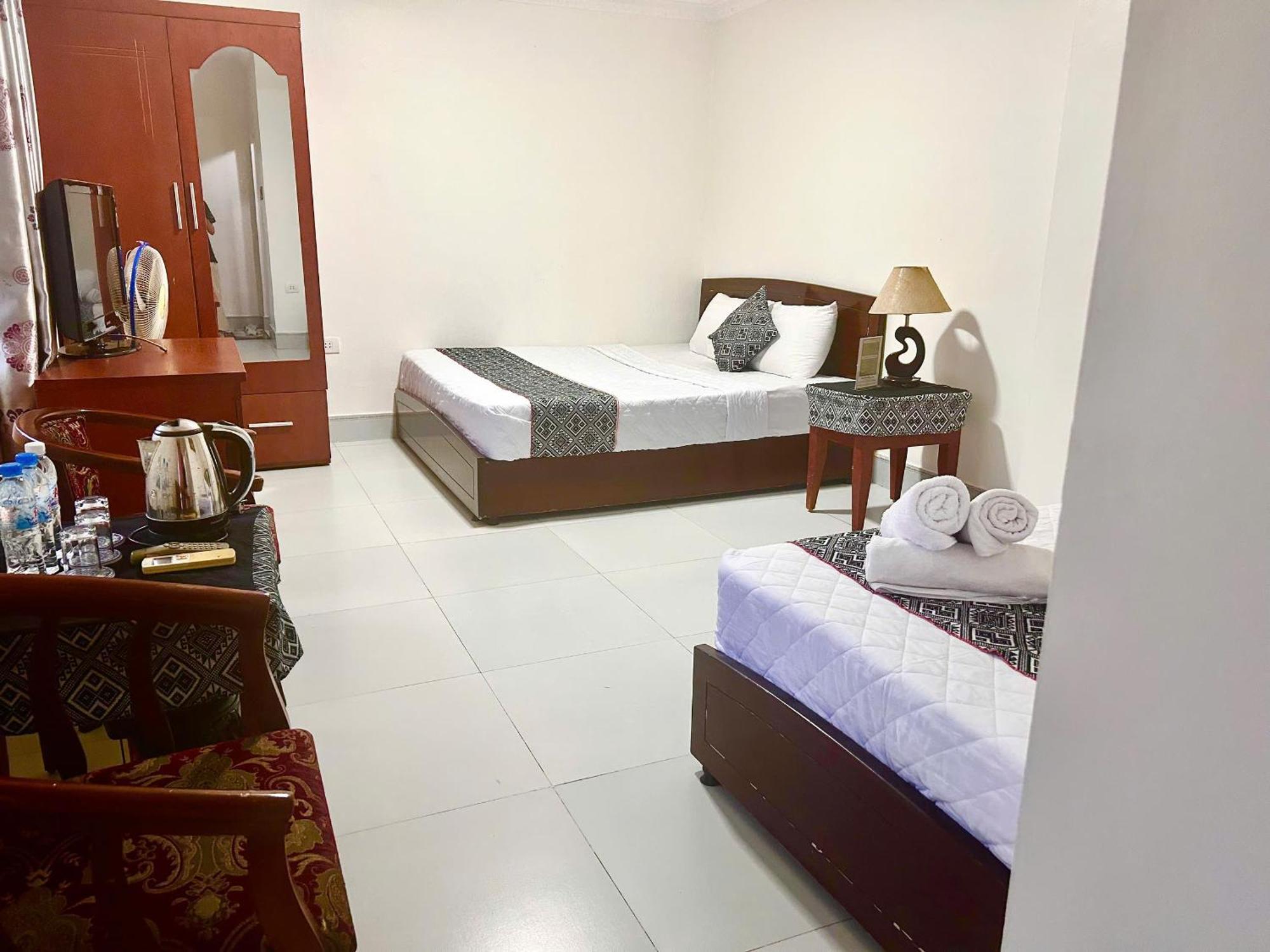 Frontier Hostel & Tours Дьенбьенфу Экстерьер фото