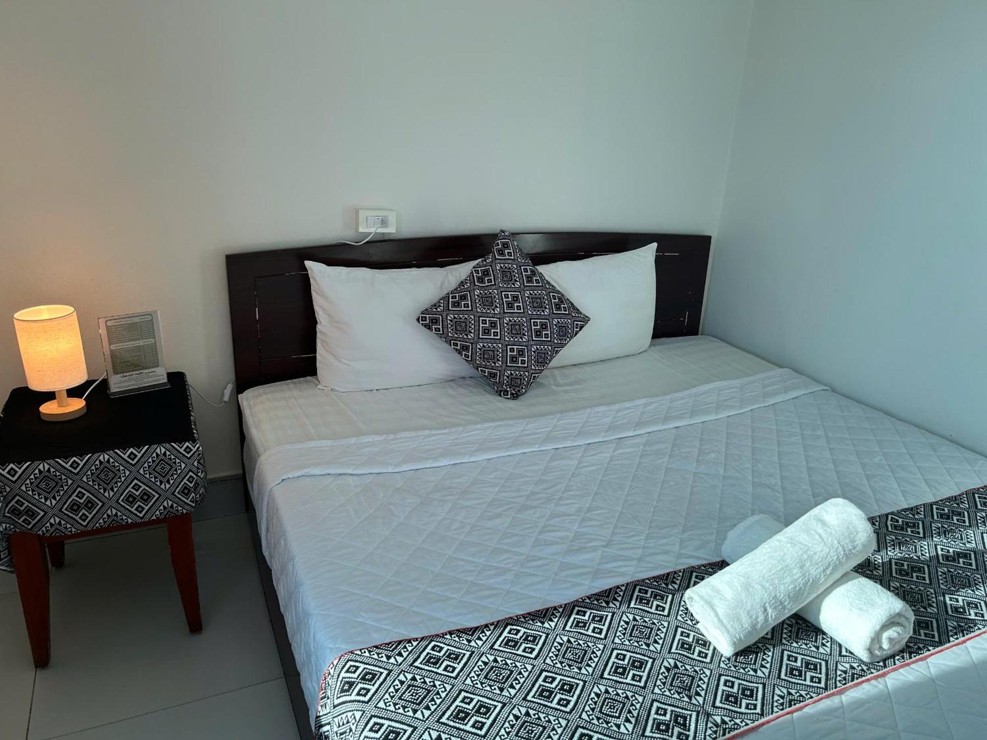 Frontier Hostel & Tours Дьенбьенфу Экстерьер фото