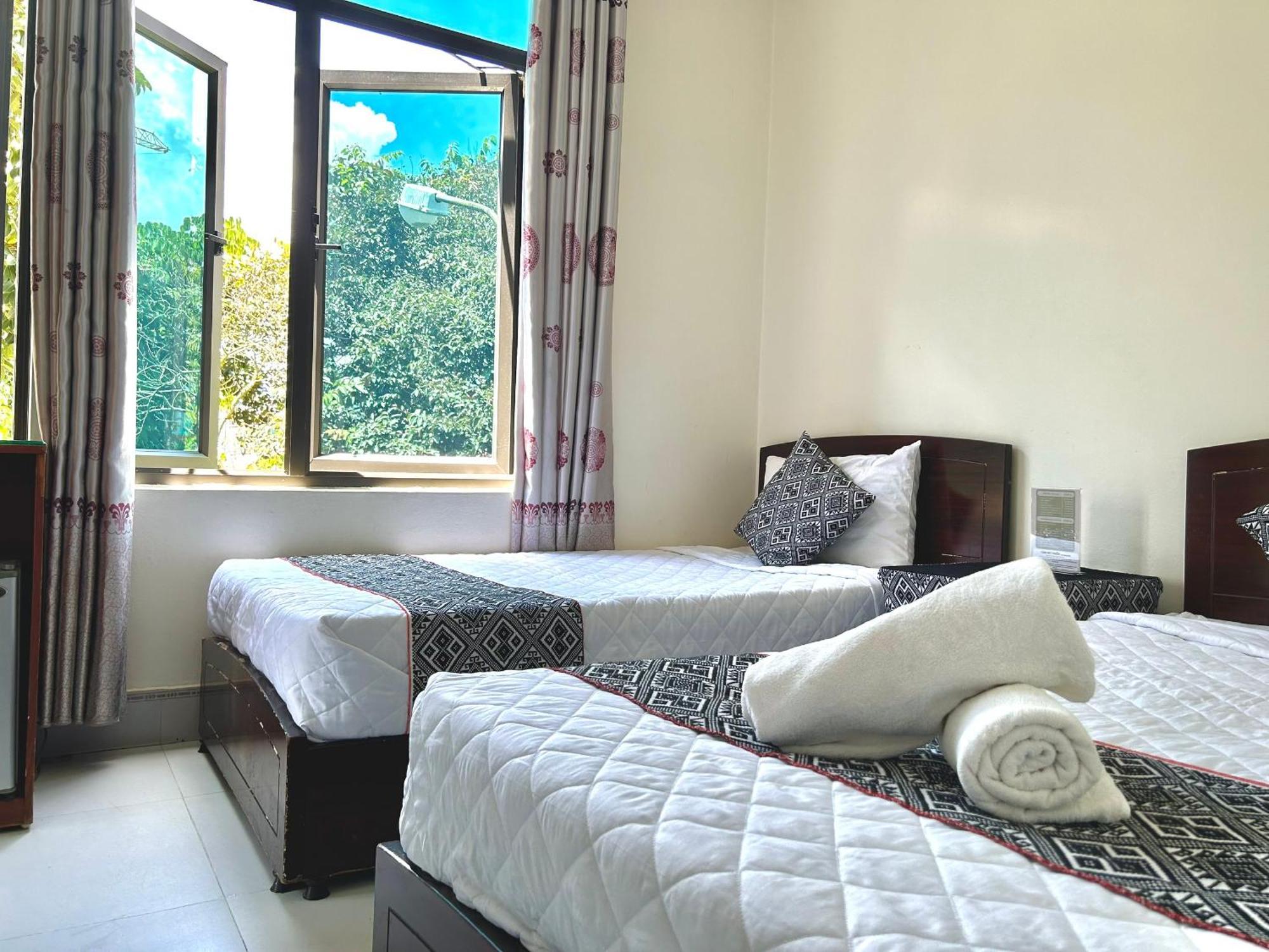 Frontier Hostel & Tours Дьенбьенфу Экстерьер фото